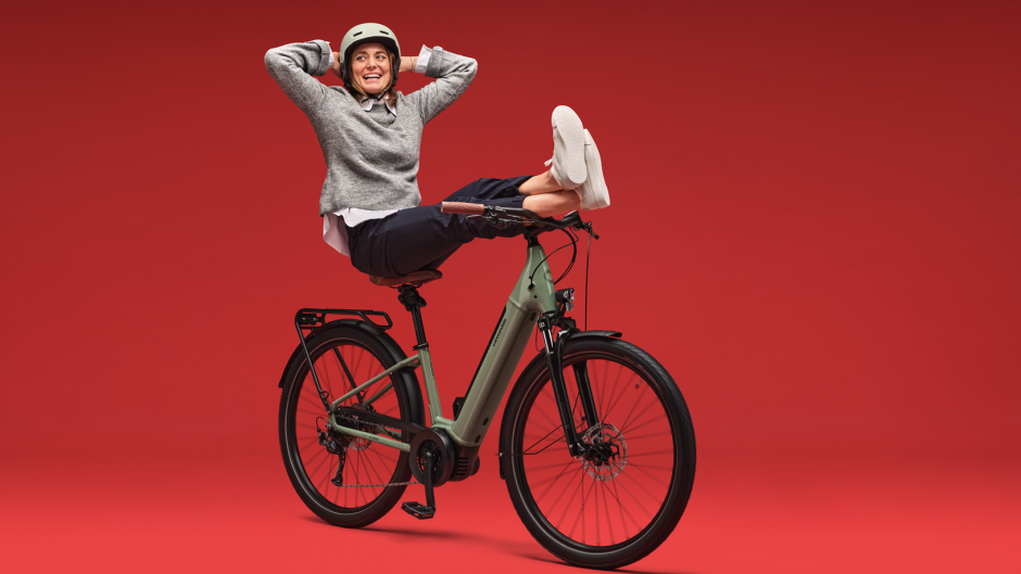 Dienstrad-Leasing_Frau_Fahrrad