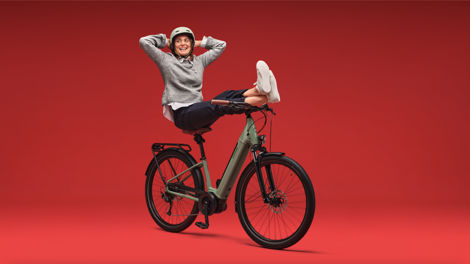 Dienstrad-Leasing_Frau_Fahrrad